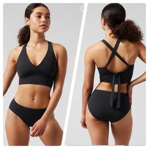 ATHLETA D-DD Plunge Bikini Top | Black